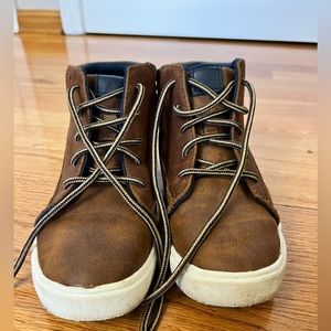 Wonder nation boys boots faux larger size 2